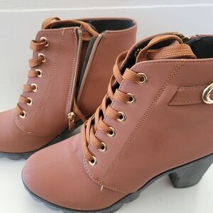 Laced Brown Heeled Boots Booties Sz 8